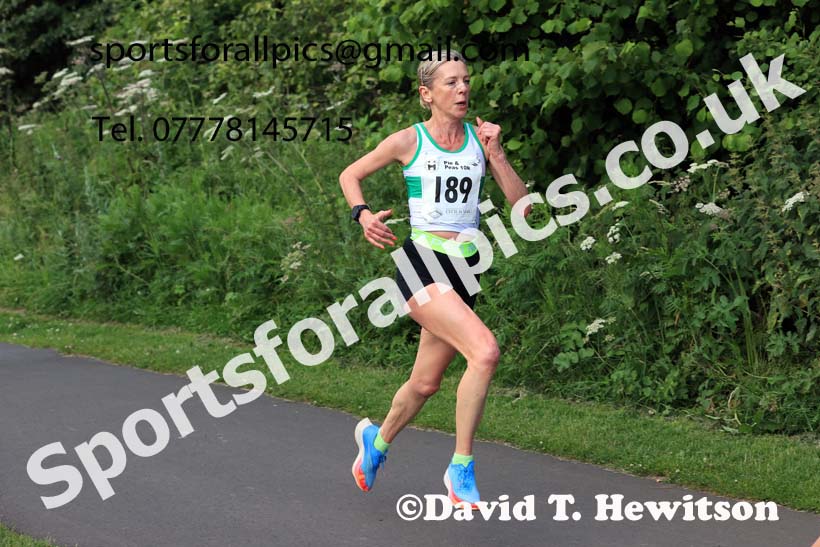 The 2024 Tynedale Pie n Peas 10k Road Race, Ovington to Low Prudhoe Country Park, Northumberland.  Photo: David T. Hewitson/Sports for All Pics